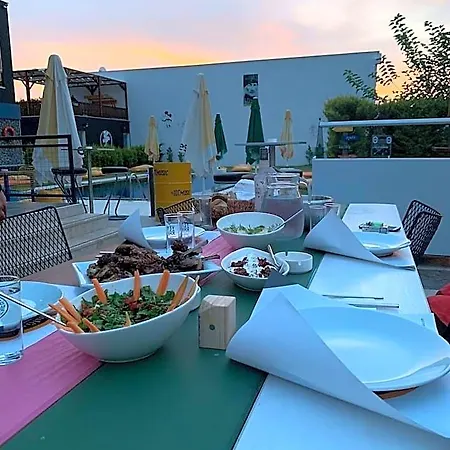 Kulup Laka 1969 Hotel 3*